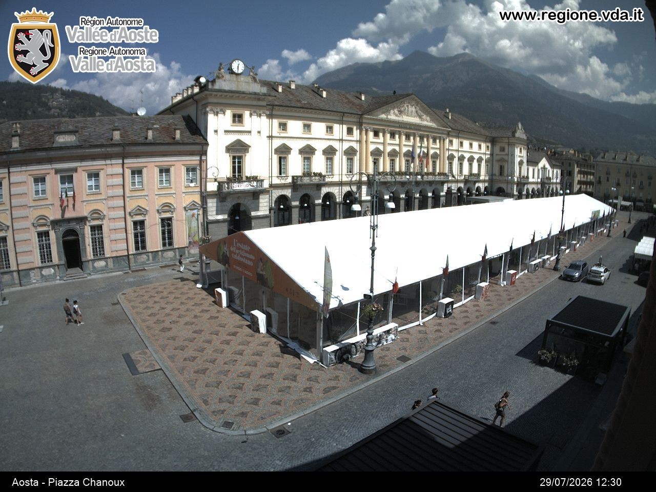 Archiv Foto Webcam Piazza Emile Chanoux, Aosta