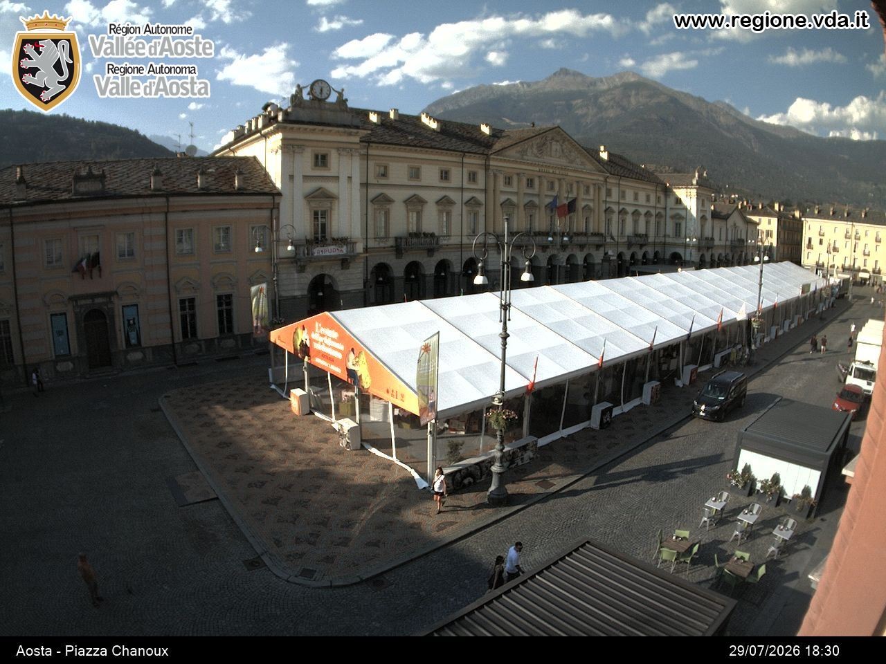 Archiv Foto Webcam Piazza Emile Chanoux, Aosta