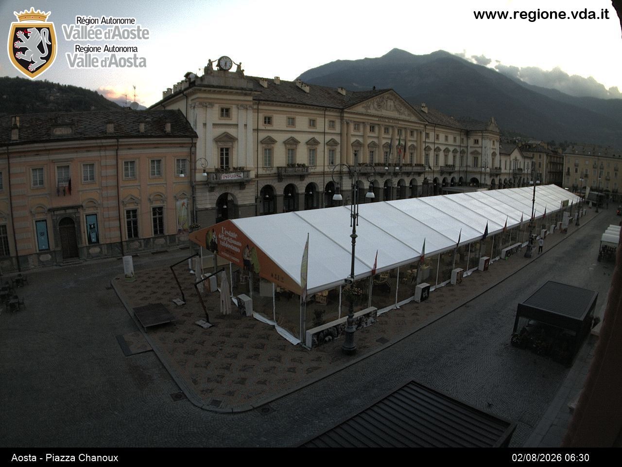 Archiv Foto Webcam Piazza Emile Chanoux, Aosta