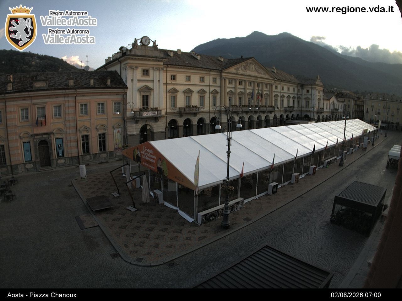 Archiv Foto Webcam Piazza Emile Chanoux, Aosta
