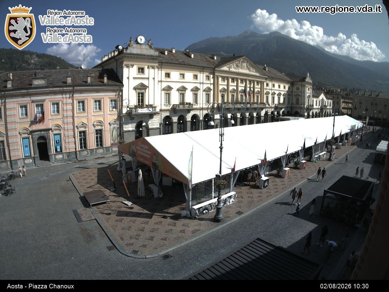 Archiv Foto Webcam Piazza Emile Chanoux, Aosta