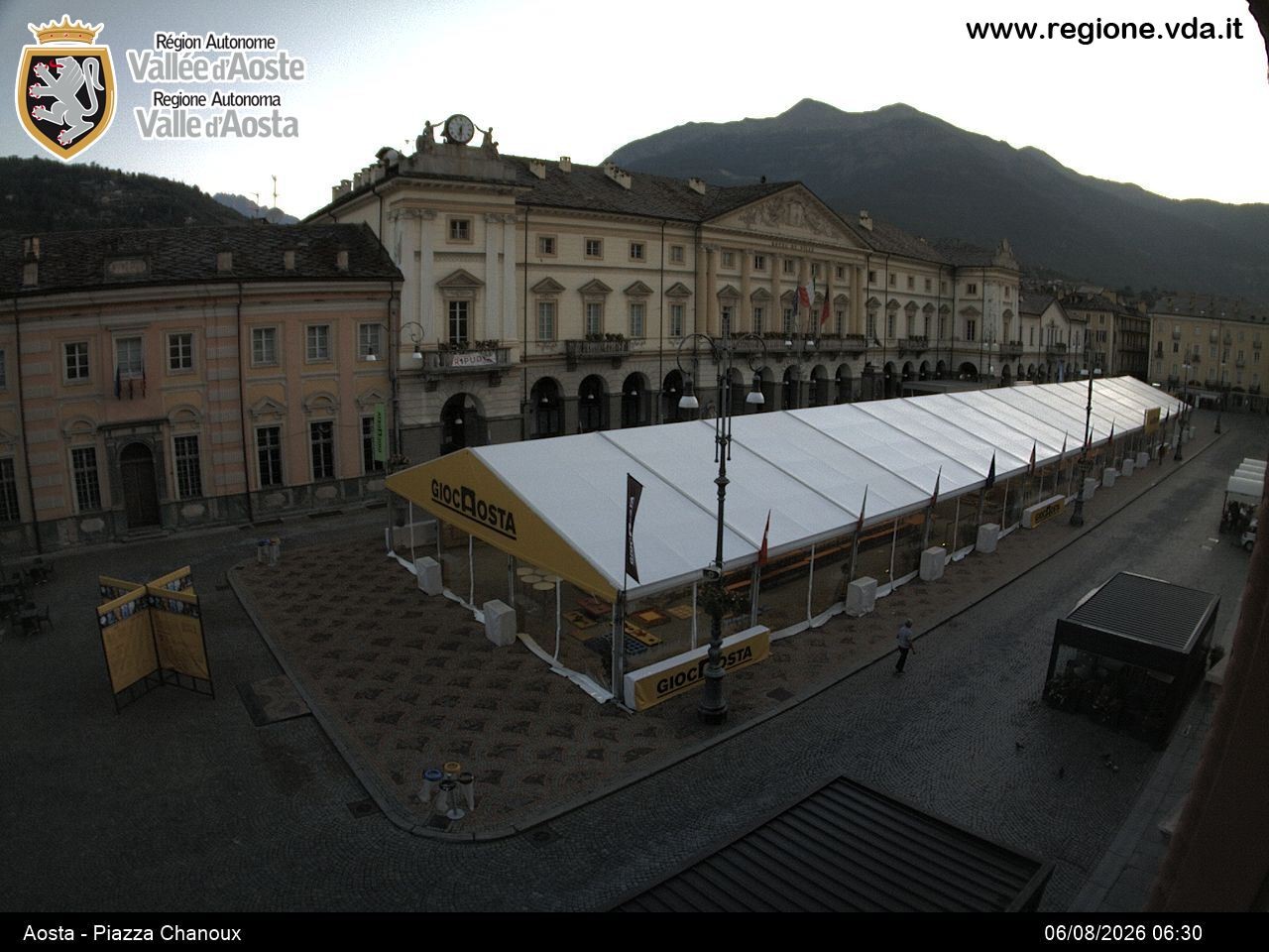 Archived image Webcam Aosta, Piazza Emile Chanoux