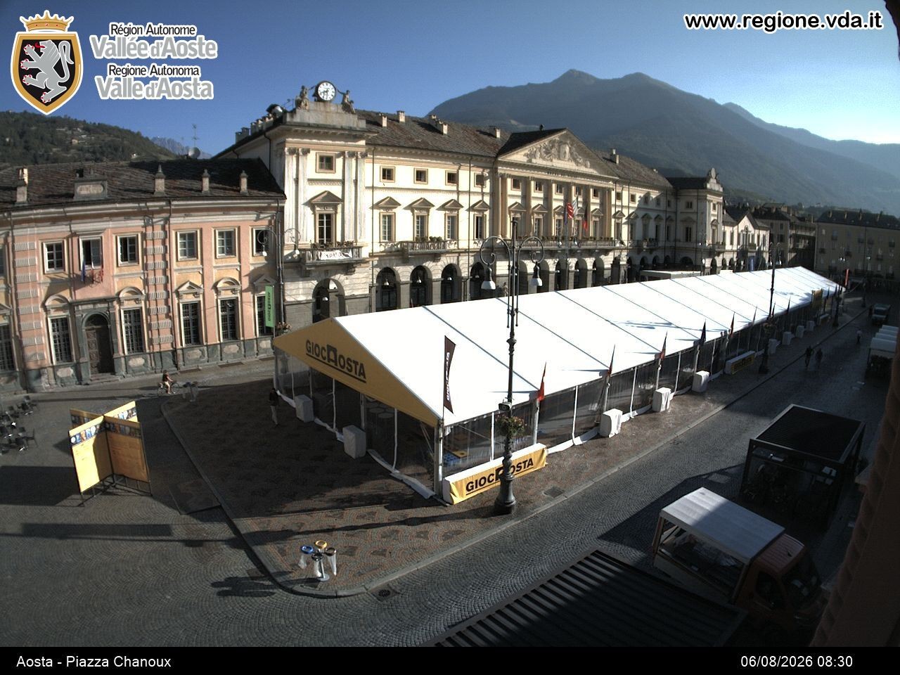 Archived image Webcam Aosta, Piazza Emile Chanoux