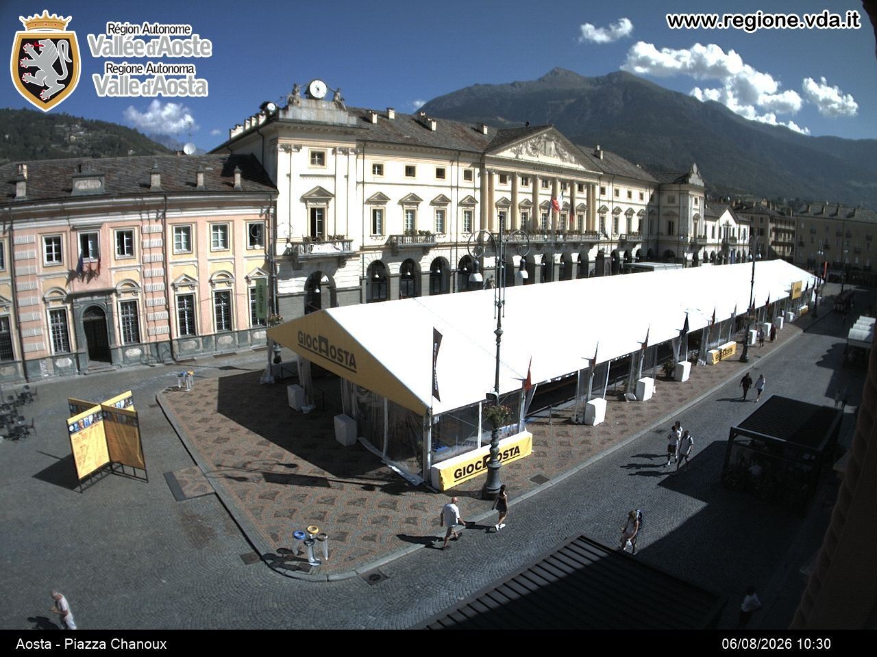 Archived image Webcam Aosta, Piazza Emile Chanoux