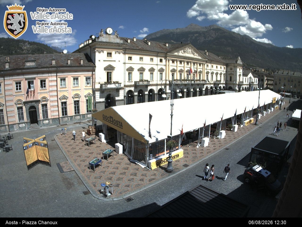 Archived image Webcam Aosta, Piazza Emile Chanoux