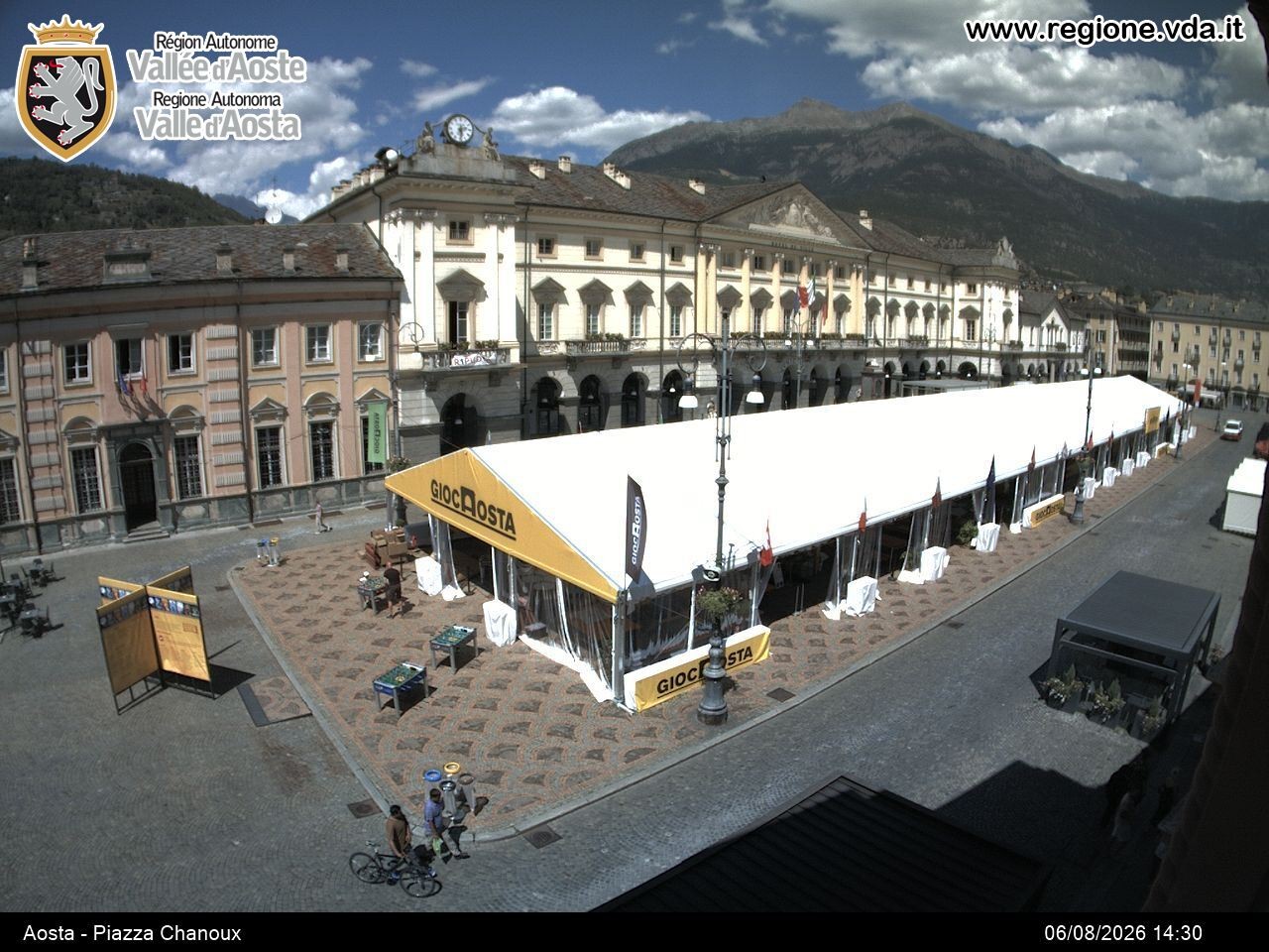 Archiv Foto Webcam Piazza Emile Chanoux, Aosta