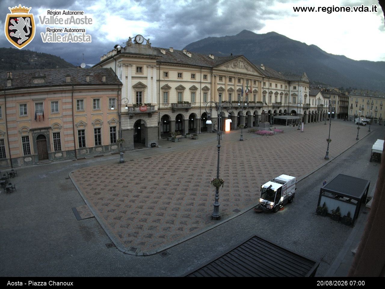 Archiv Foto Webcam Piazza Emile Chanoux, Aosta