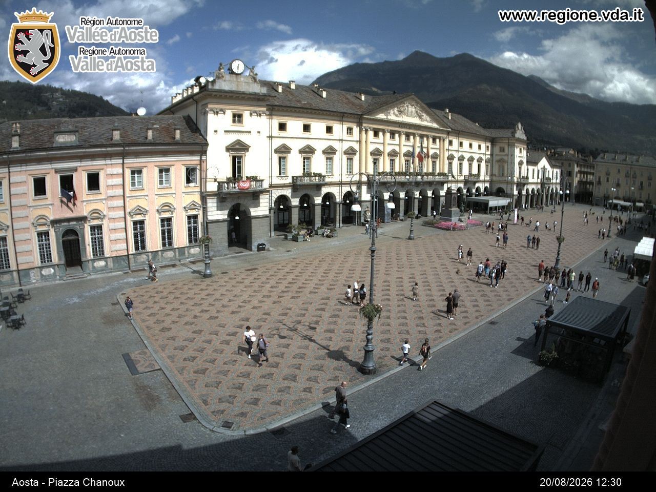 Archiv Foto Webcam Piazza Emile Chanoux, Aosta