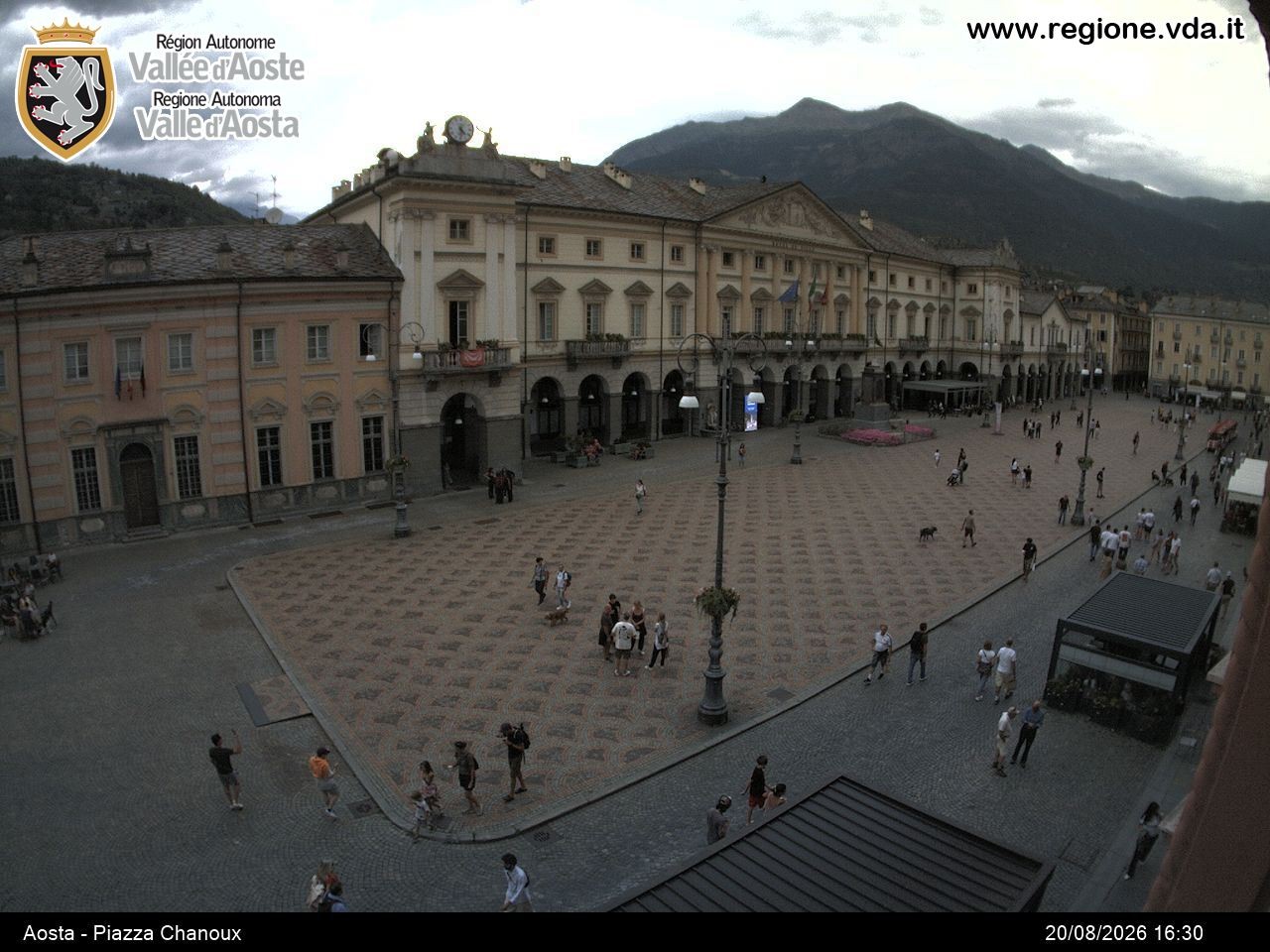 Archiv Foto Webcam Piazza Emile Chanoux, Aosta