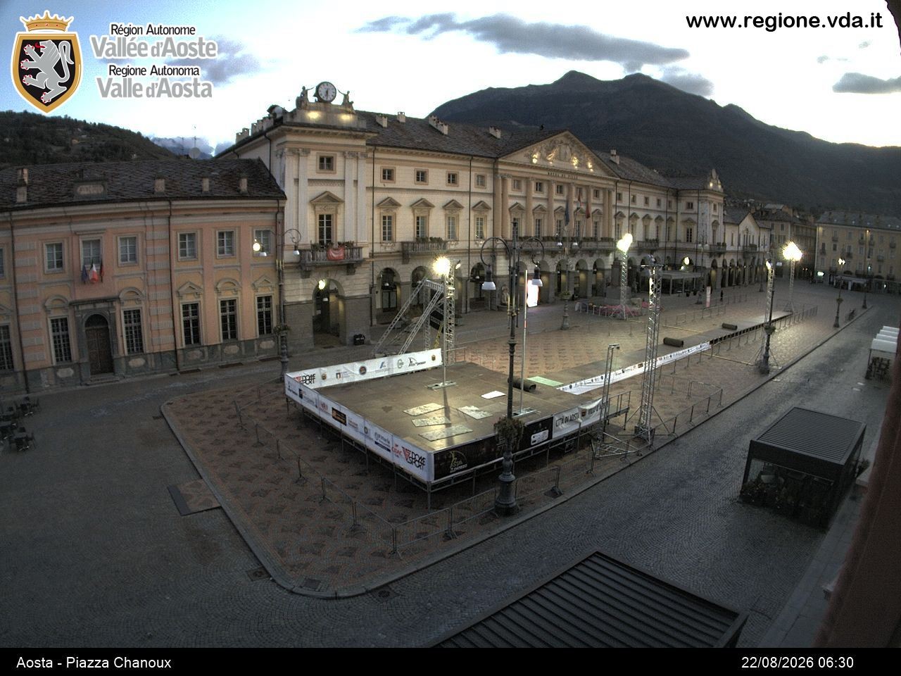 Archiv Foto Webcam Piazza Emile Chanoux, Aosta