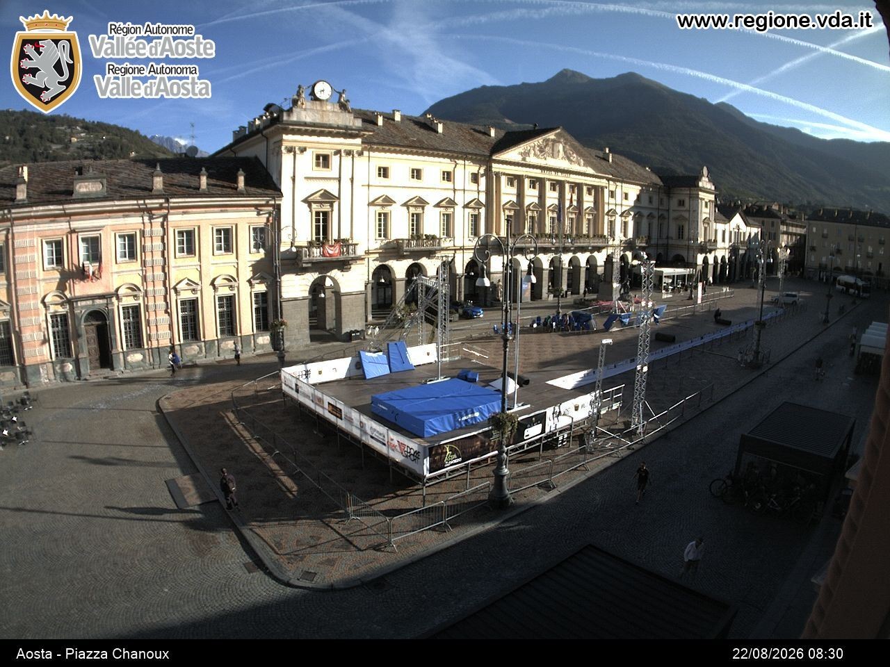 Archiv Foto Webcam Piazza Emile Chanoux, Aosta