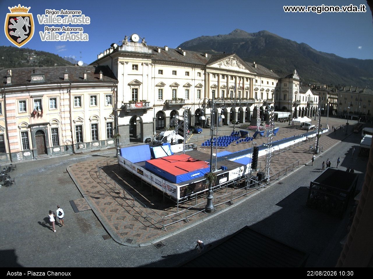 Archiv Foto Webcam Piazza Emile Chanoux, Aosta