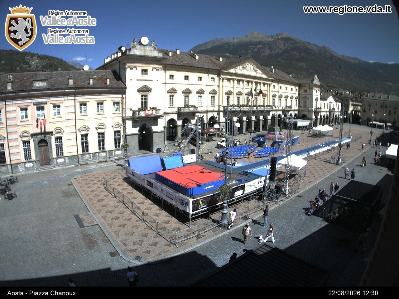 Archiv Foto Webcam Piazza Emile Chanoux, Aosta