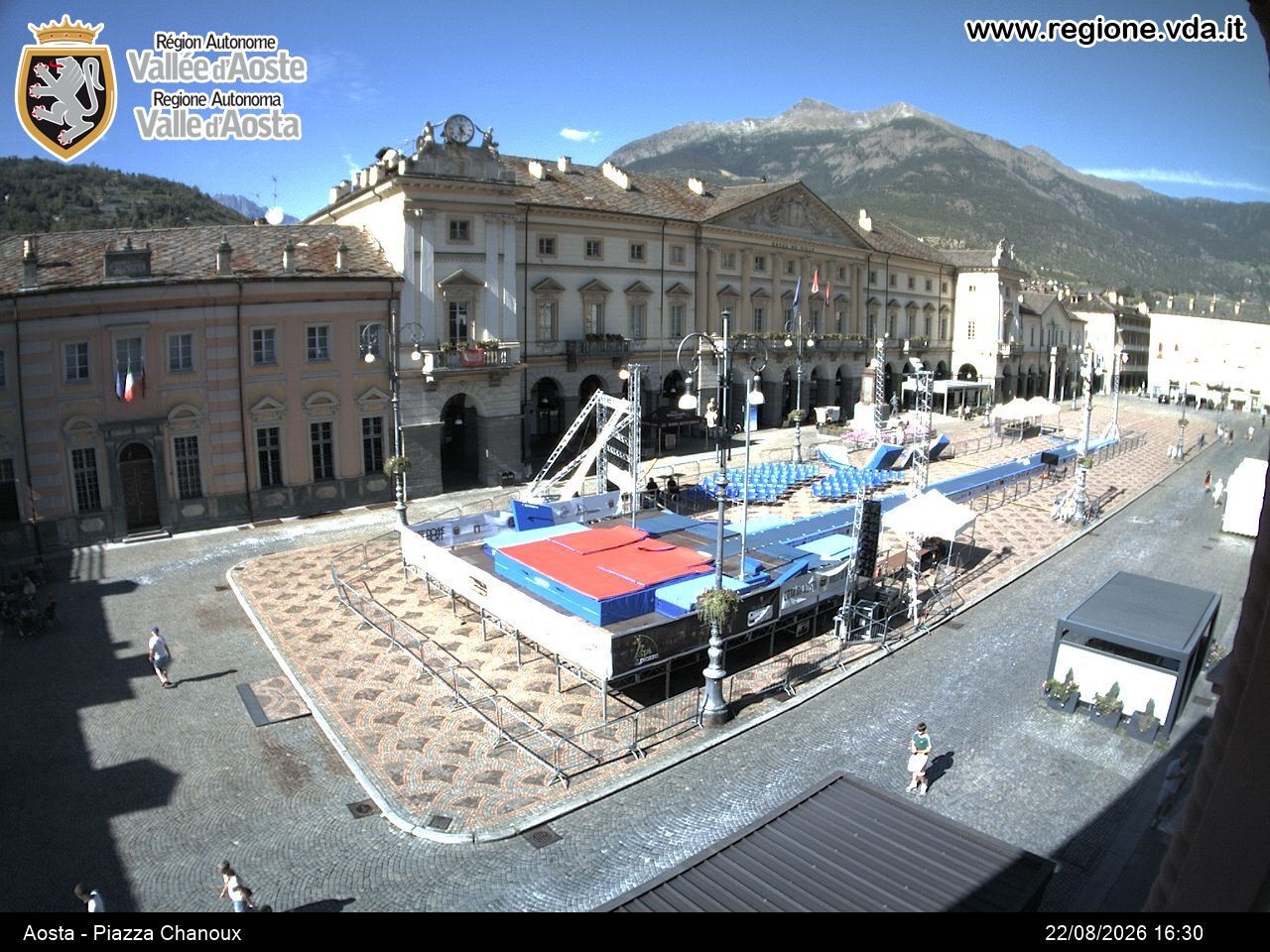 Archived image Webcam Aosta, Piazza Emile Chanoux