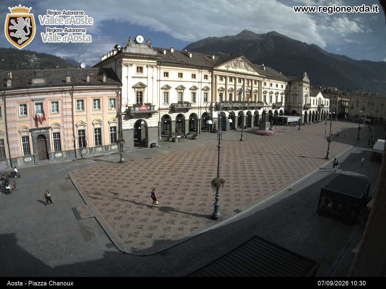 Archiv Foto Webcam Piazza Emile Chanoux, Aosta