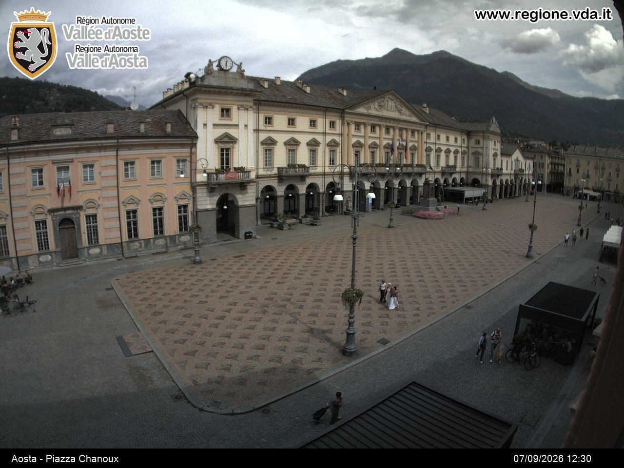 Archiv Foto Webcam Piazza Emile Chanoux, Aosta