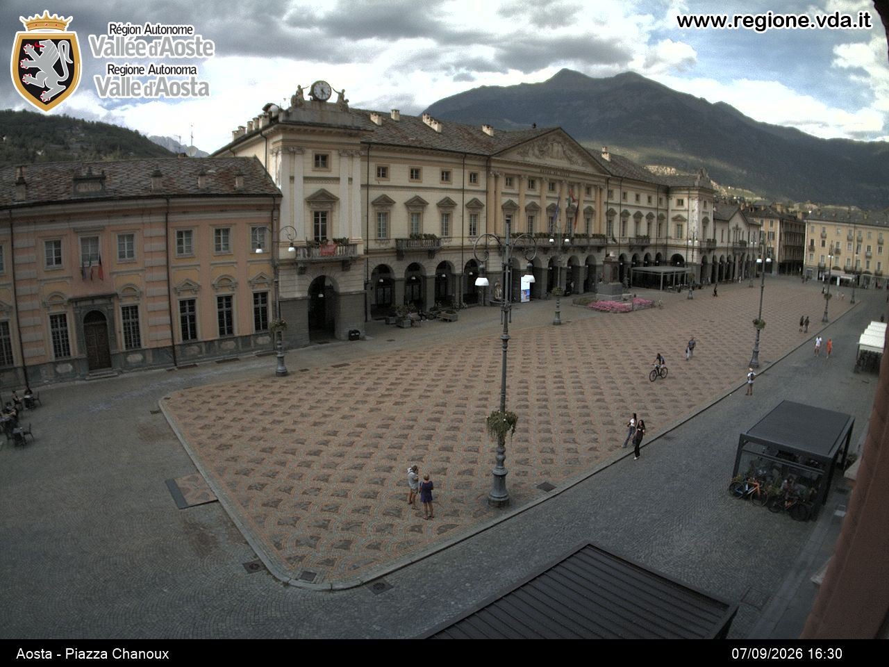 Archiv Foto Webcam Piazza Emile Chanoux, Aosta