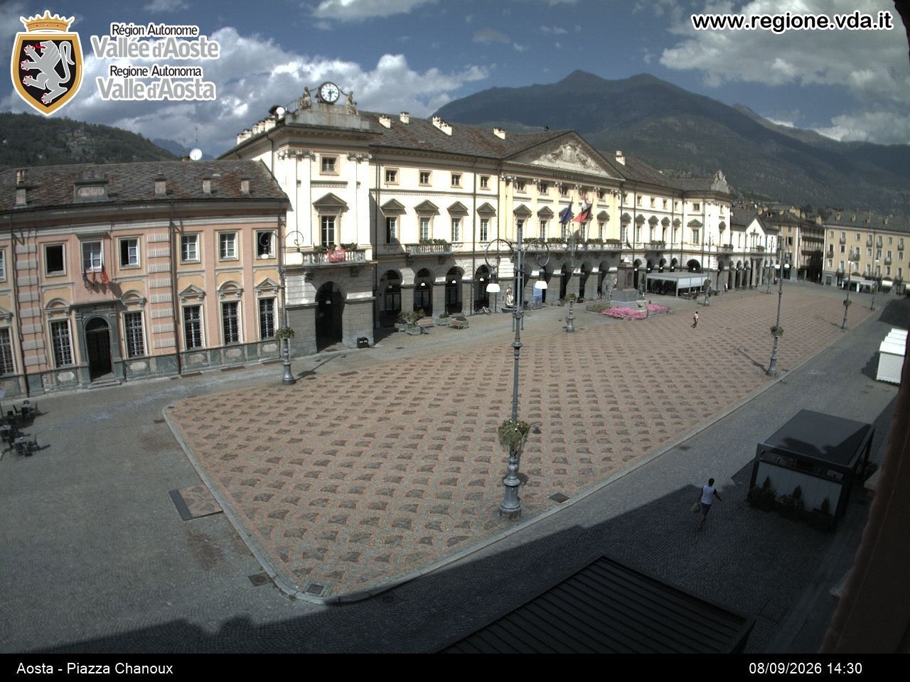Archived image Webcam Aosta, Piazza Emile Chanoux