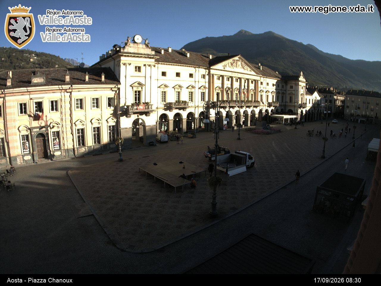 Archived image Webcam Aosta, Piazza Emile Chanoux