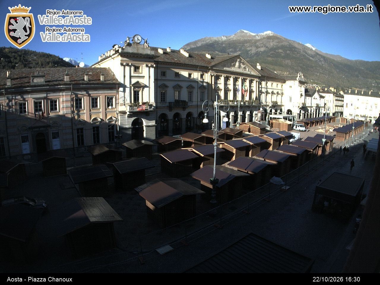 Archiv Foto Webcam Piazza Emile Chanoux, Aosta