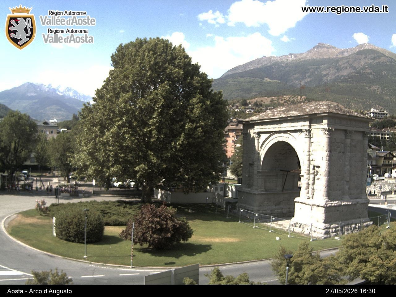 Archived image Webcam Aosta, Piazza Arco d'Augusto