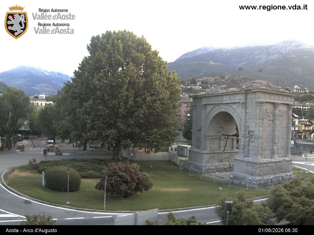 Archiv Foto Webcam Piazza Arco d'Augusto, Aosta