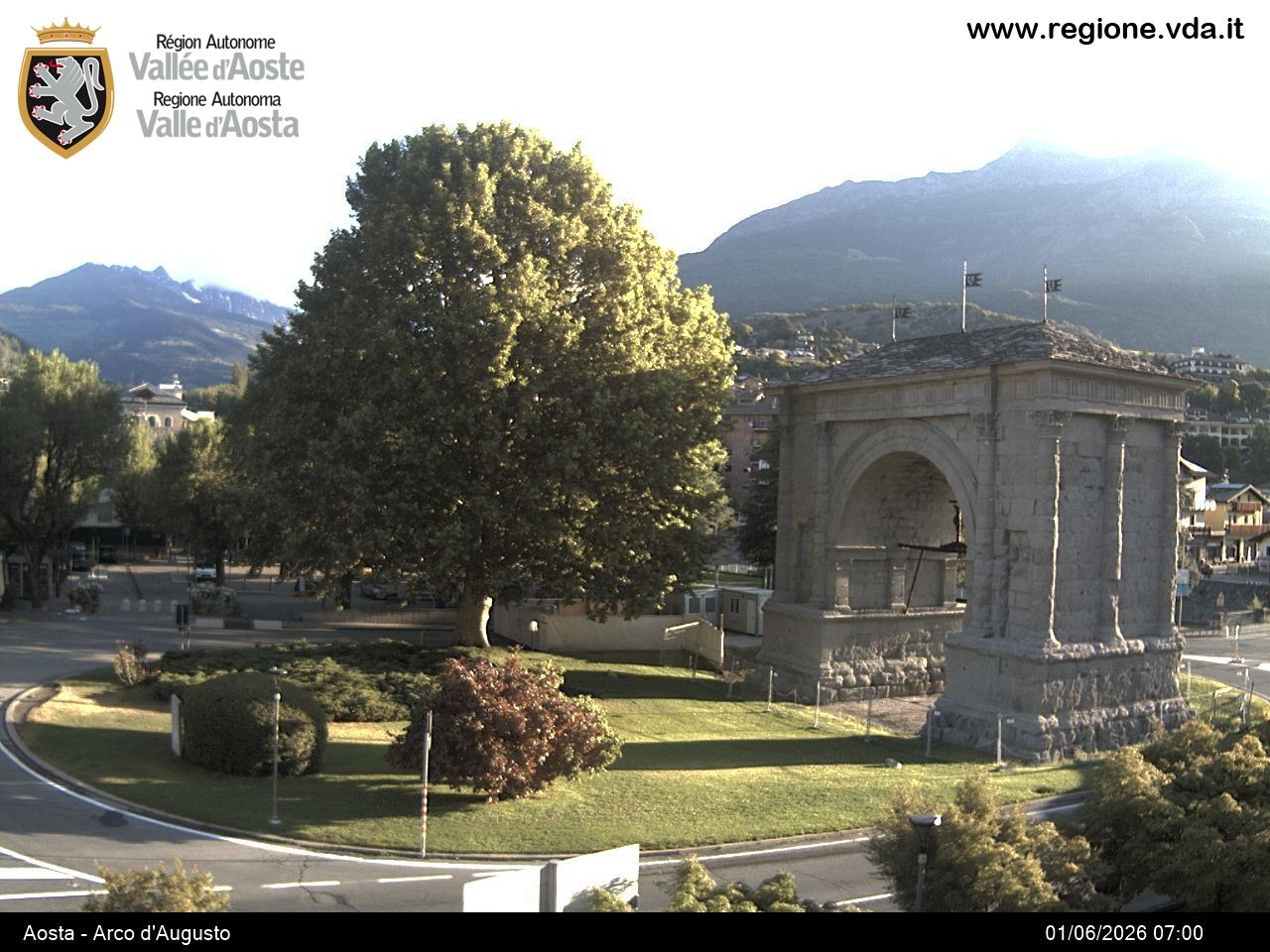 Archiv Foto Webcam Piazza Arco d'Augusto, Aosta