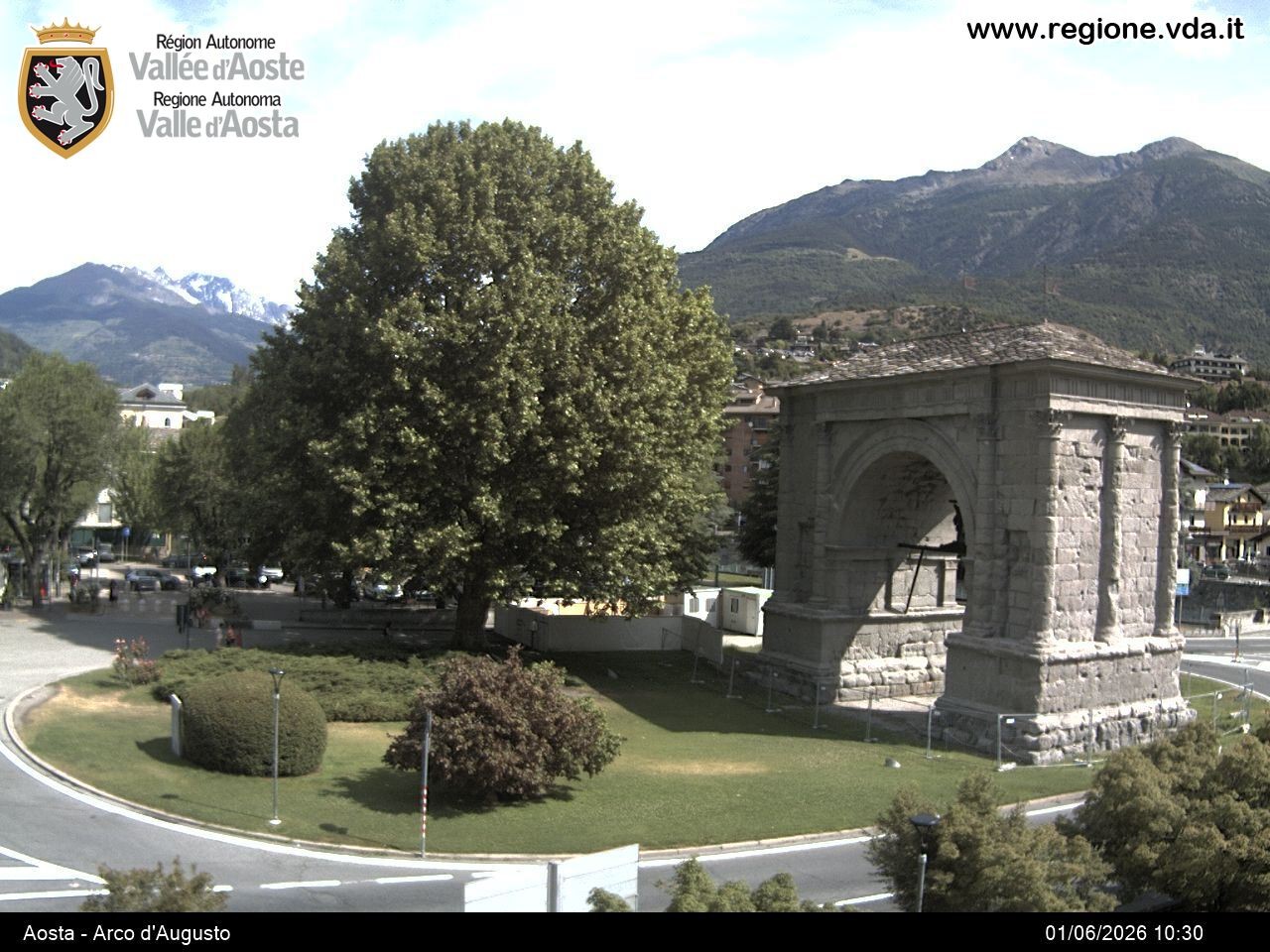Archiv Foto Webcam Piazza Arco d'Augusto, Aosta