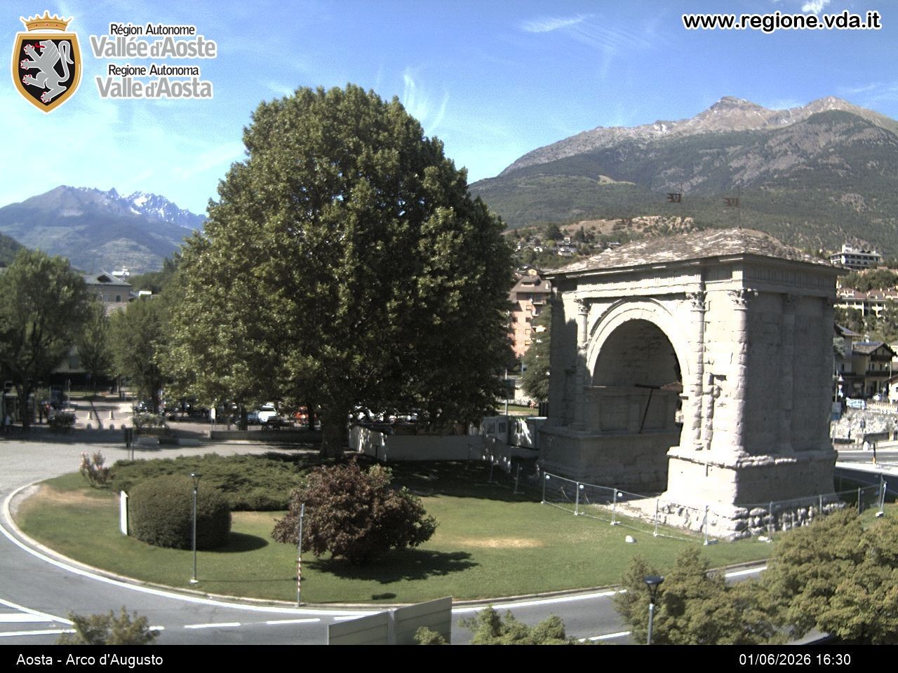 Archiv Foto Webcam Piazza Arco d'Augusto, Aosta