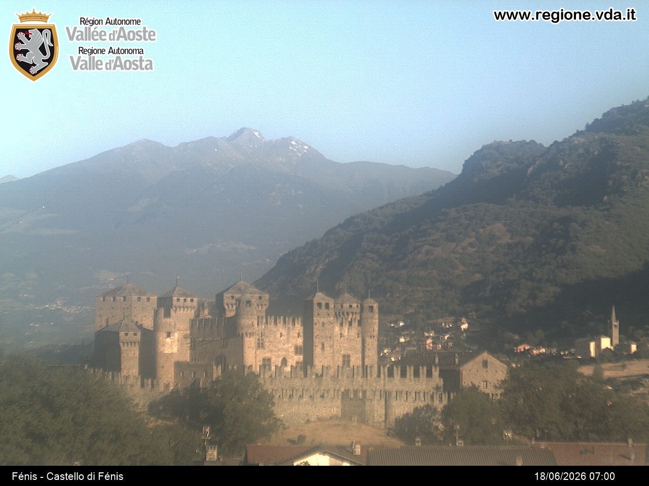Archived image Webcam Aosta Valley, Fenis Castle