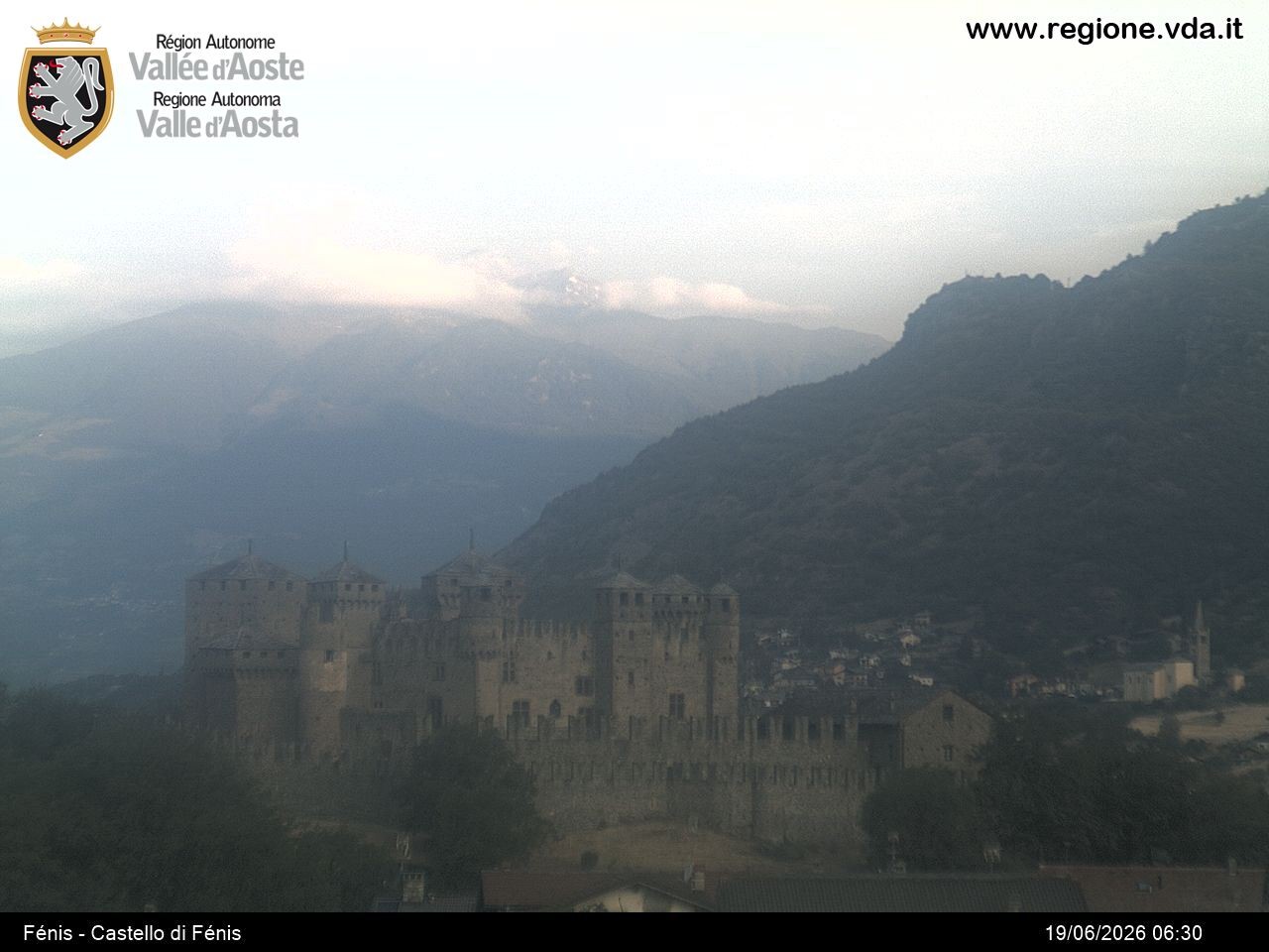 Archiv Foto Webcam Aostatal, Schloss Fenis