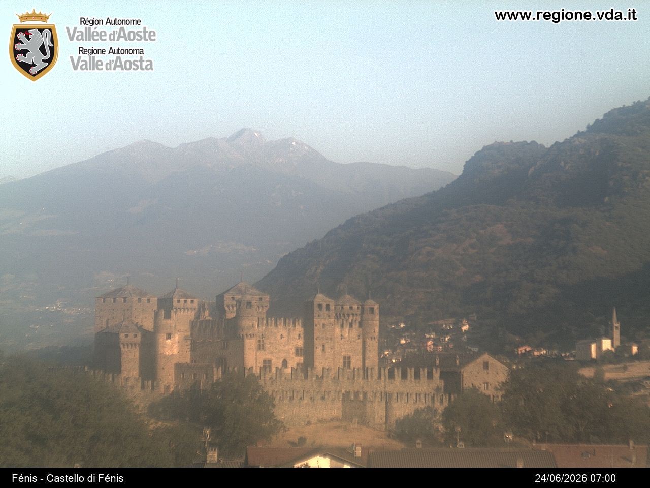 Archiv Foto Webcam Aostatal, Schloss Fenis