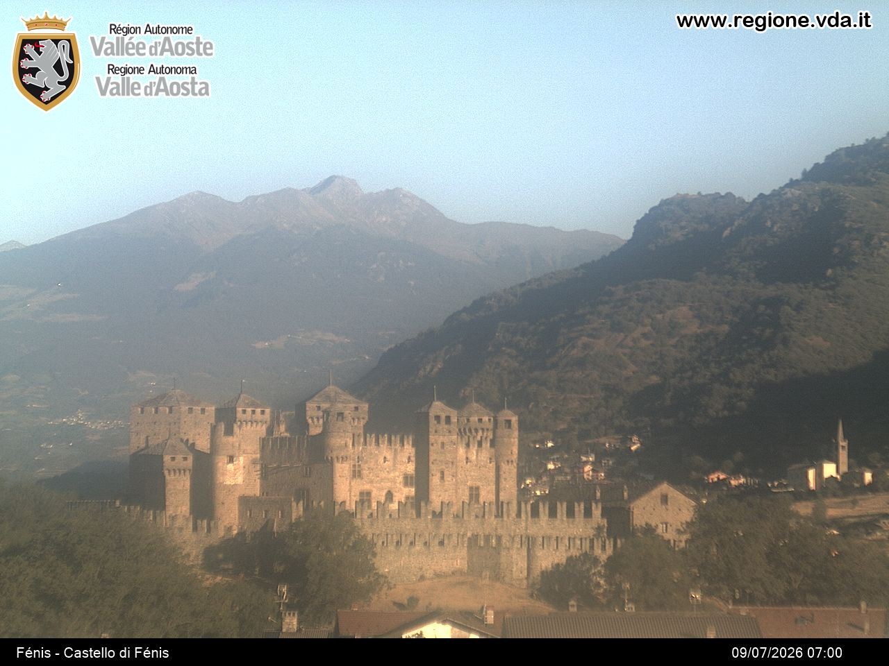 Archiv Foto Webcam Aostatal, Schloss Fenis