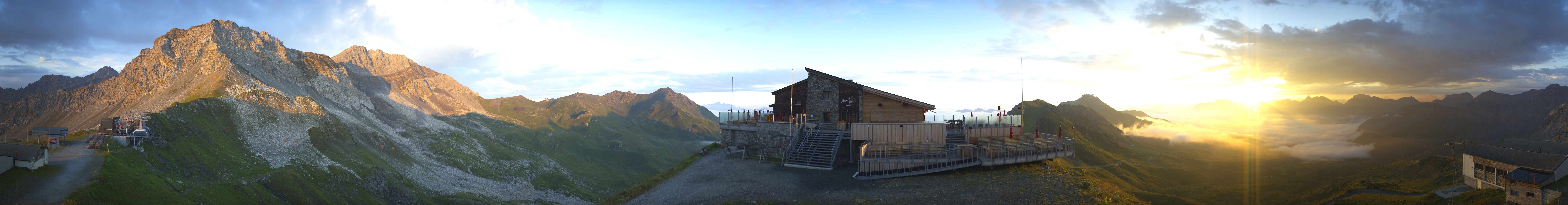 Archived image Webcam Top station Hörnli-Express