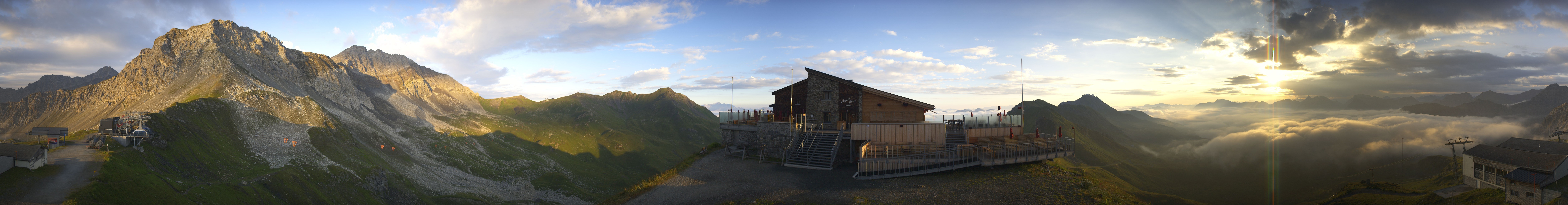 Archived image Webcam Top station Hörnli-Express