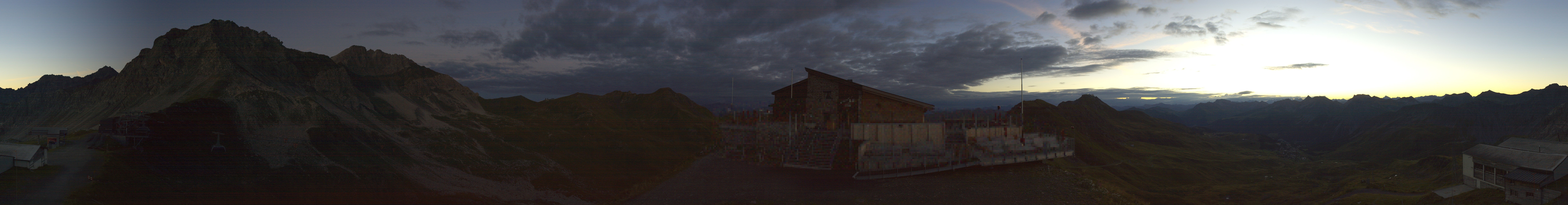 Archived image Webcam Top station Hörnli-Express