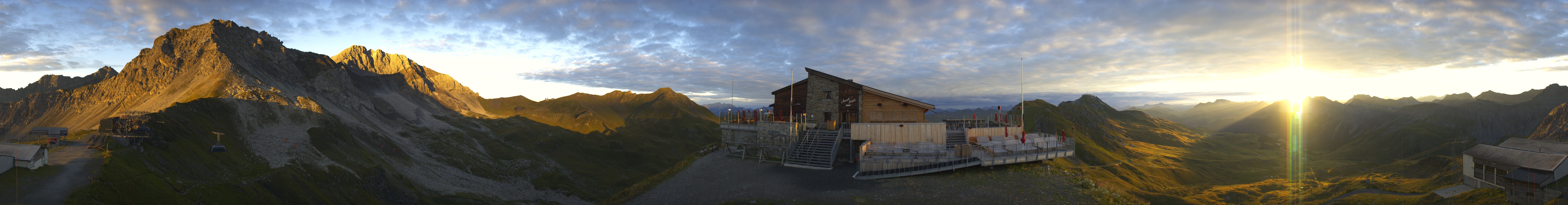 Archived image Webcam Top station Hörnli-Express