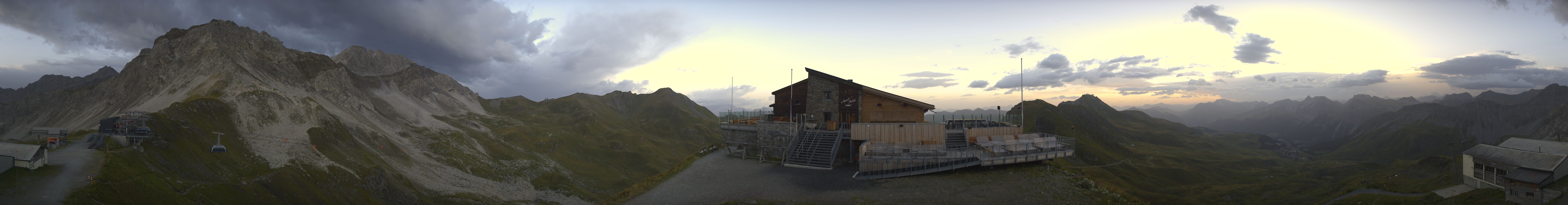 Archived image Webcam Top station Hörnli-Express