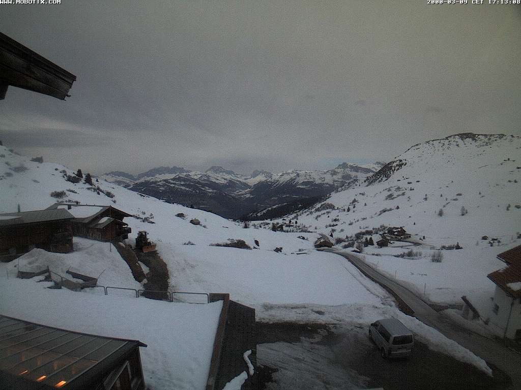 Archived image Webcam Arflina: View towards the valley