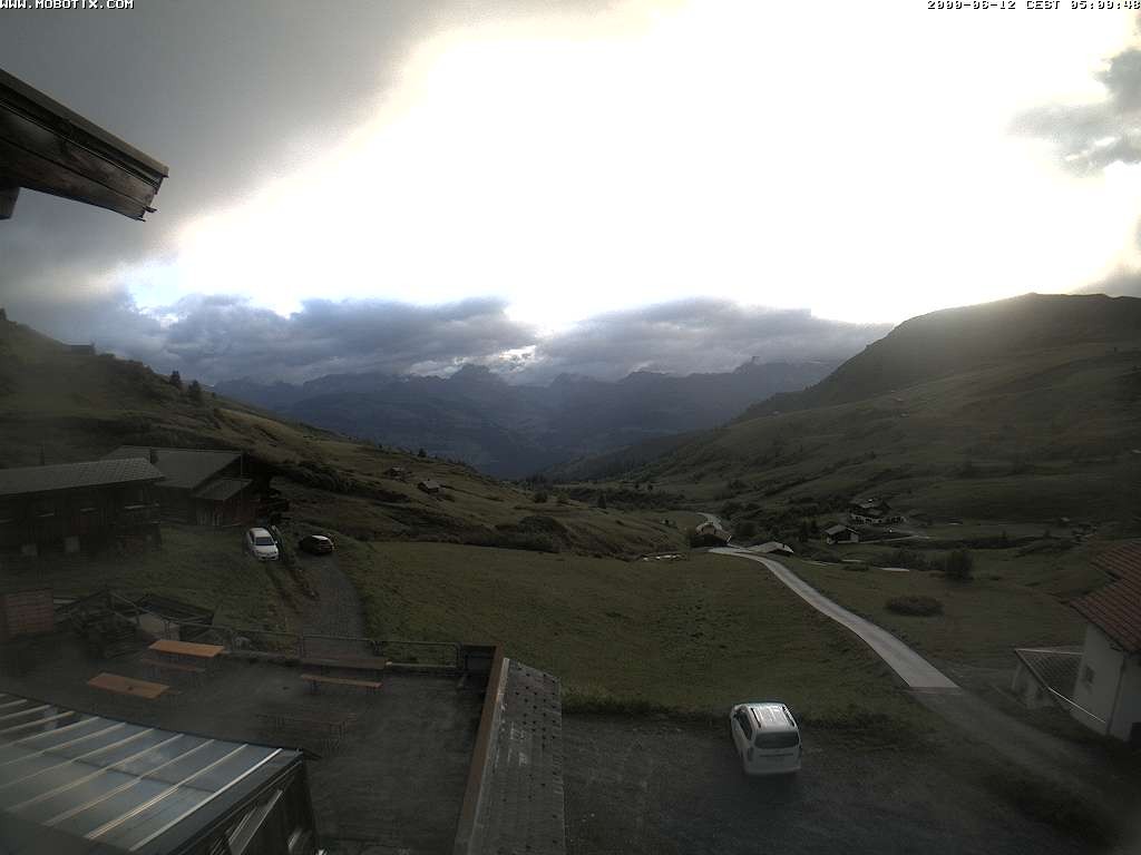 Archived image Webcam Arflina: View towards the valley