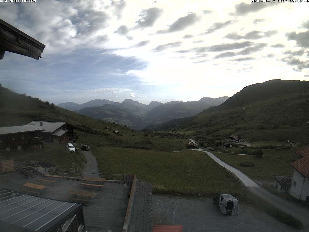 Archived image Webcam Arflina: View towards the valley