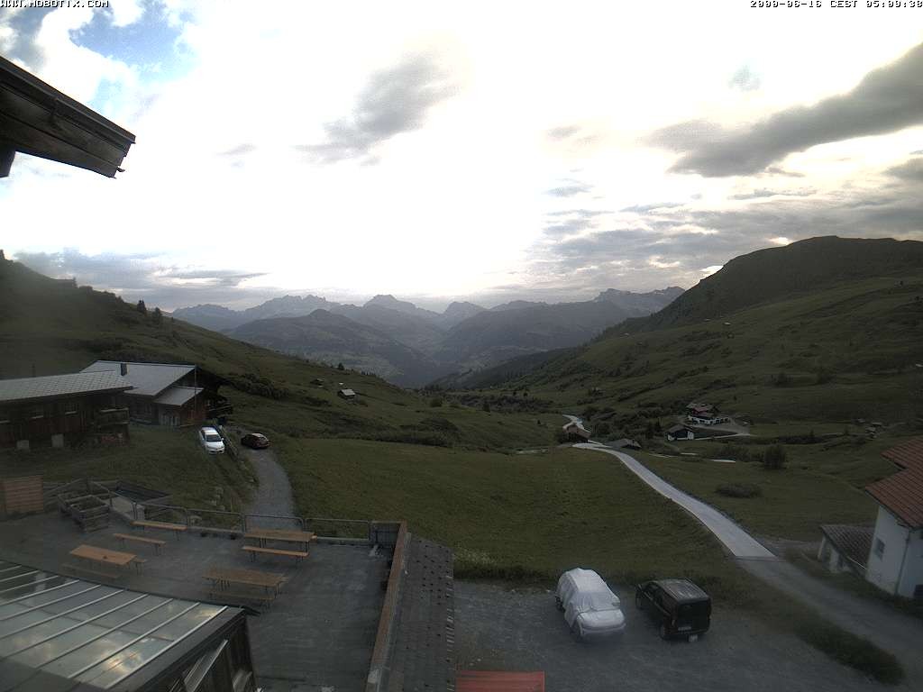 Archived image Webcam Arflina: View towards the valley