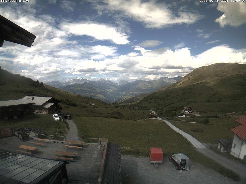 Archived image Webcam Arflina: View towards the valley