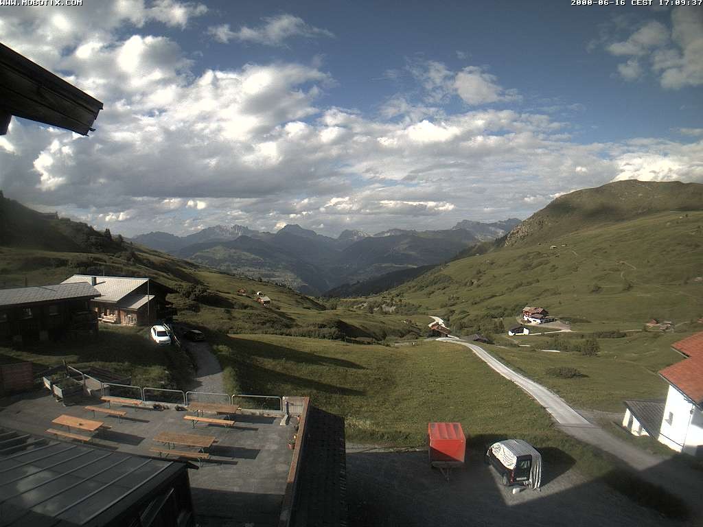 Archived image Webcam Arflina: View towards the valley