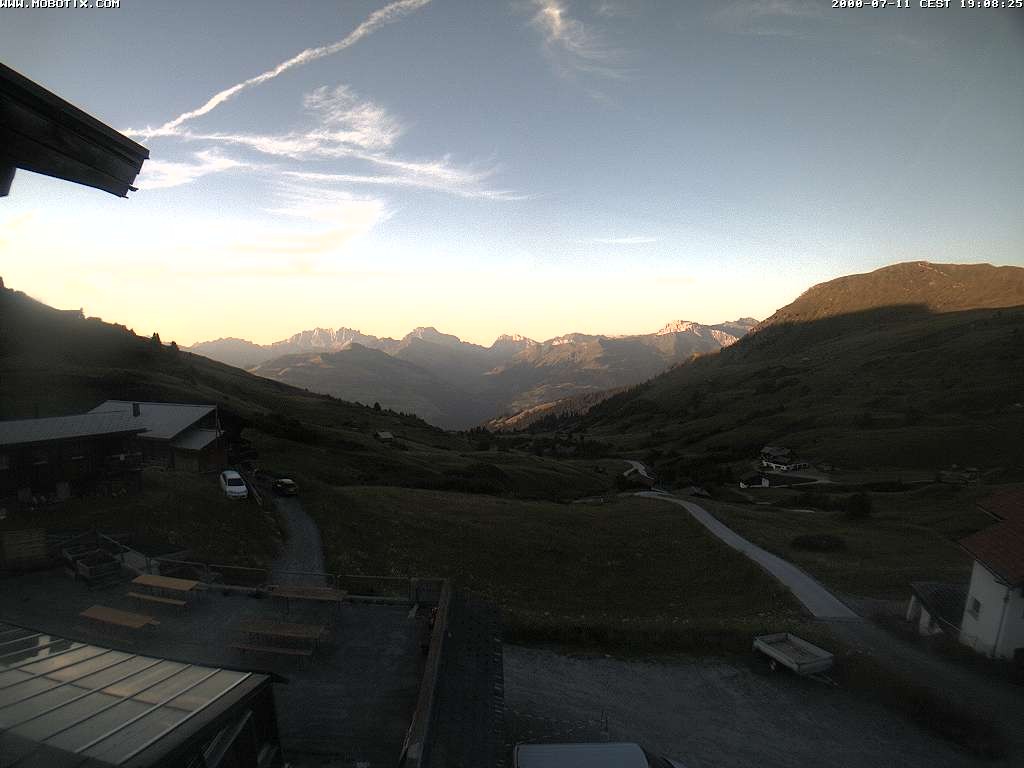 Archived image Webcam Arflina: View towards the valley