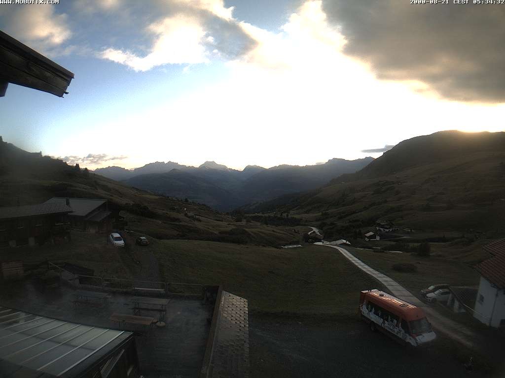 Archived image Webcam Arflina: View towards the valley