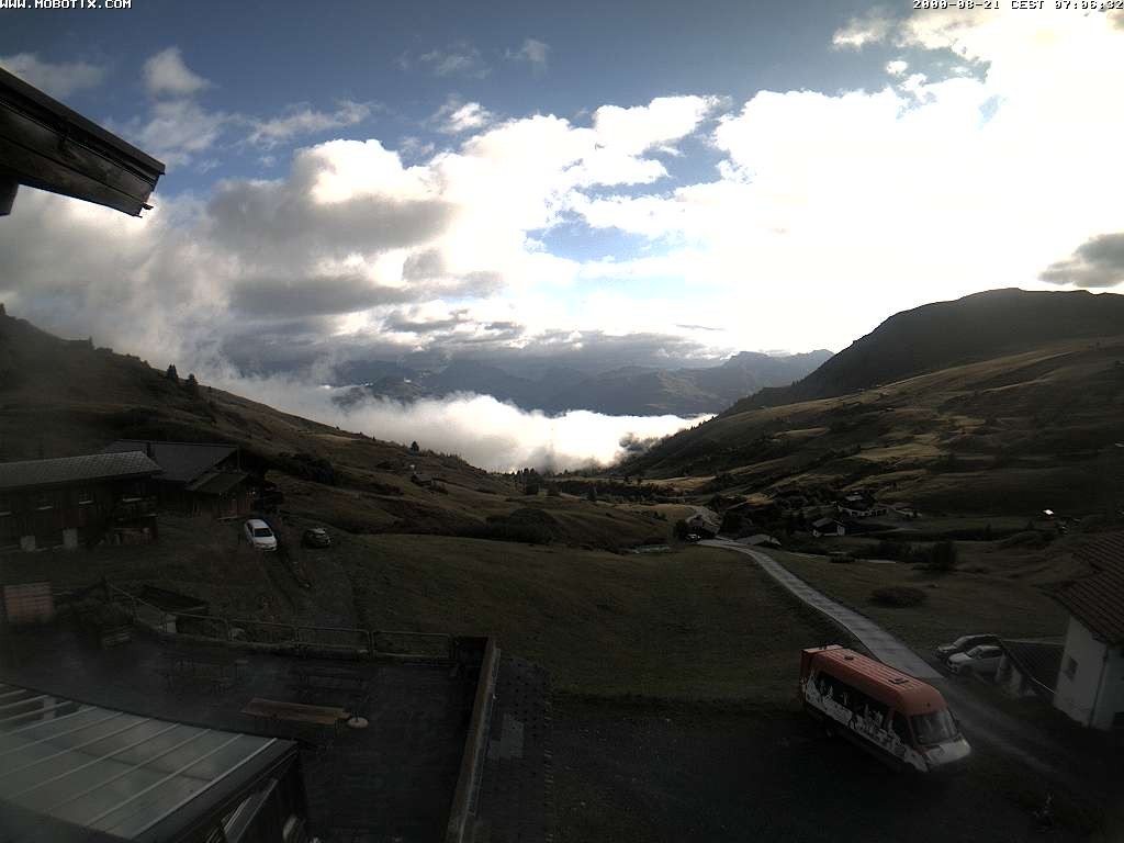 Archived image Webcam Arflina: View towards the valley