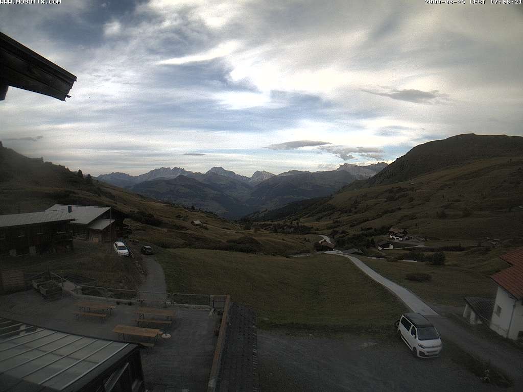 Archived image Webcam Arflina: View towards the valley
