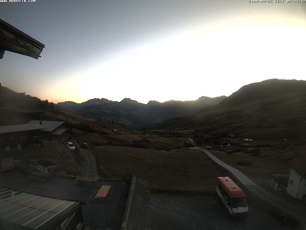 Archived image Webcam Arflina: View towards the valley