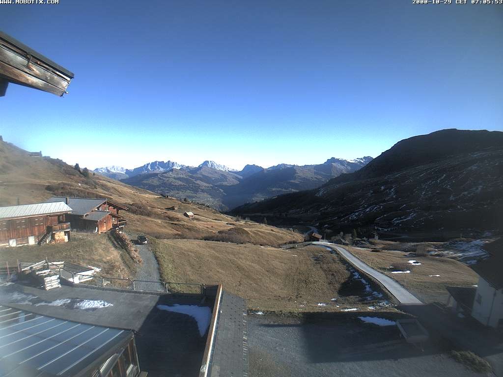 Archived image Webcam Arflina: View towards the valley